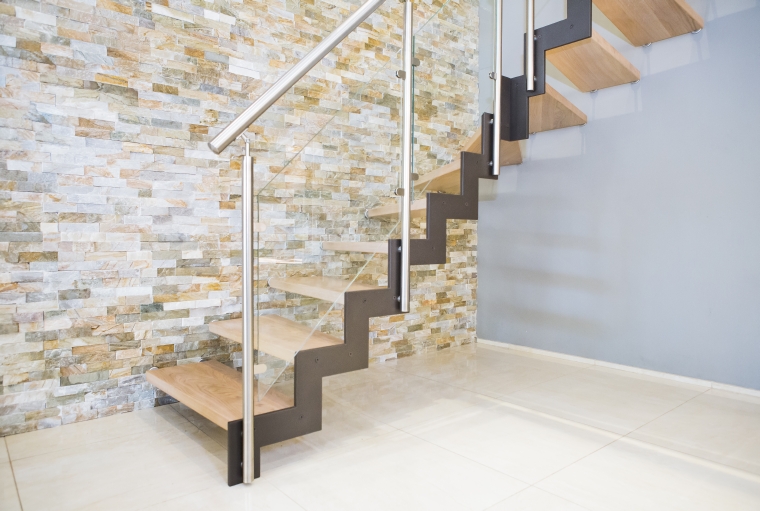 Garde-corps à remplissage en verre